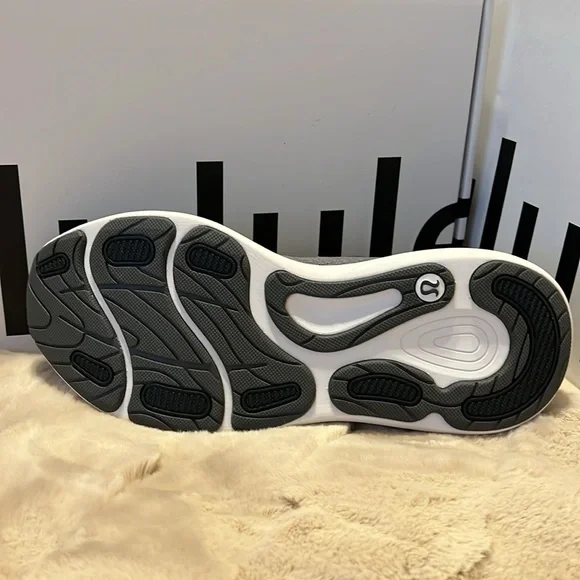 Lululemon Chargefeel Workout Low - Picture 7 of 8